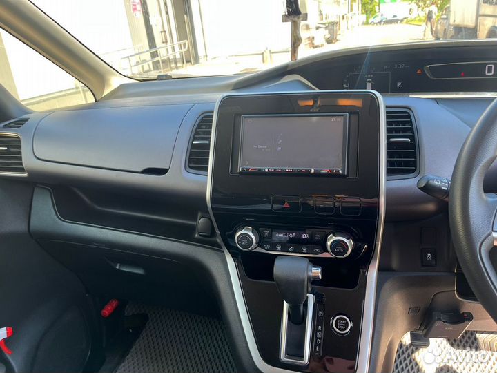 Nissan Serena 2.0 CVT, 2018, 107 000 км