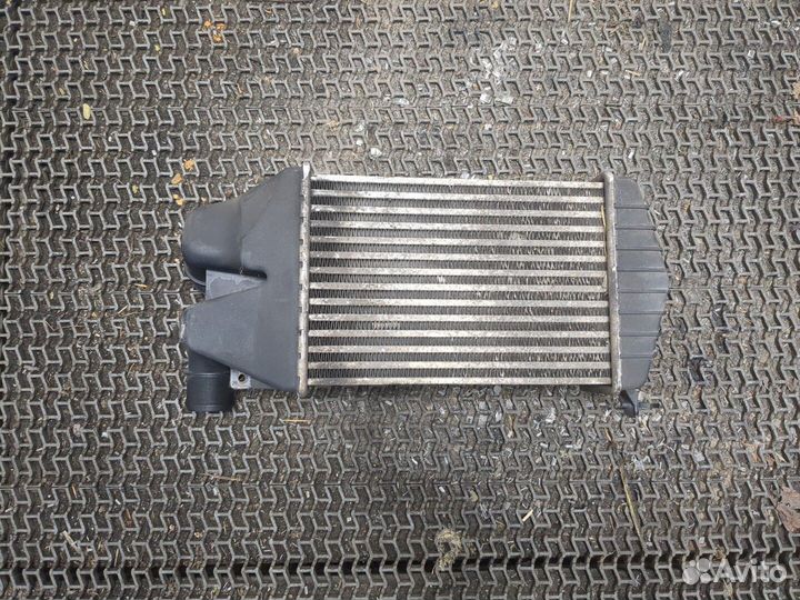 Радиатор интеркулера Opel Zafira B, 2011