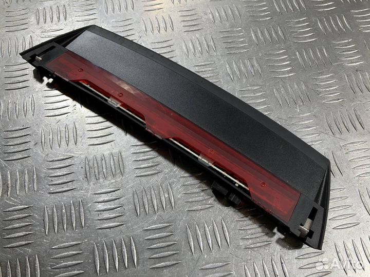 Дополнительный стоп-сигнал Audi A8 D4/4H 2012