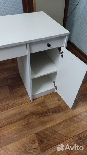 Письменный стол