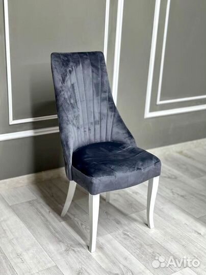 Стол обеденный