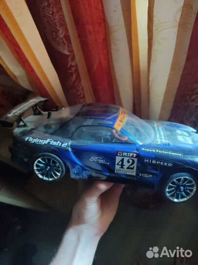 Машина на радиоуправлении для дрифта