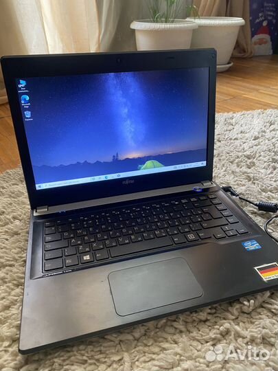 Ноутбук Fujitsu lifebook u series