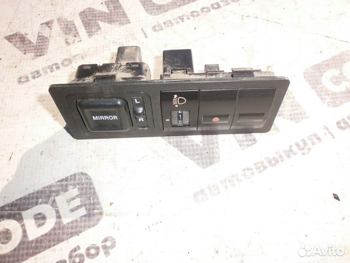 Блок управления фарами зеркалами Джили мк кросс