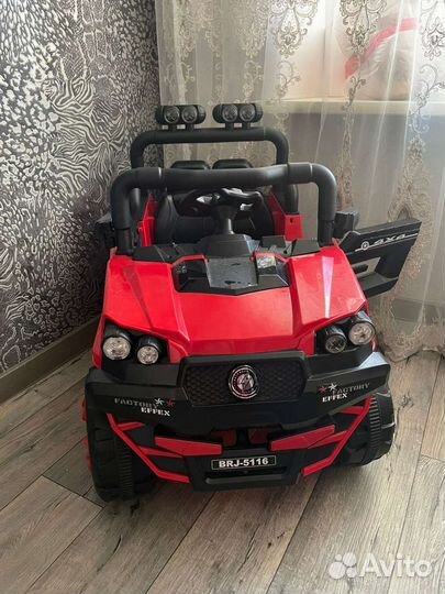Детская машина на аккумуляторе с пультом