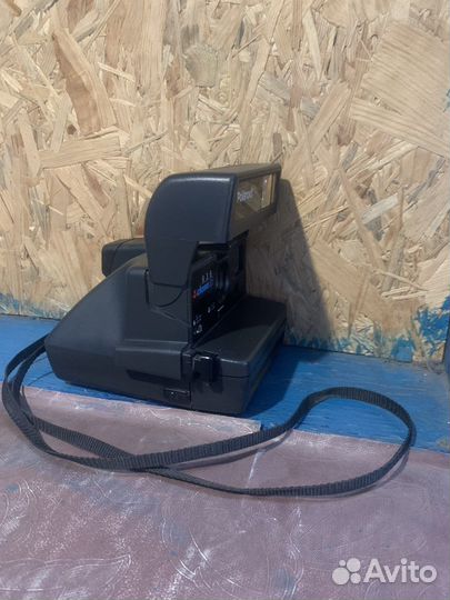 Плёночный фотоаппарат Polaroid