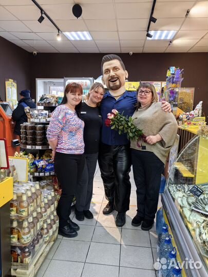 Стас Михайлов ростовая кукла поздравление женщин