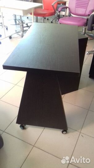 Стол маникюрный 