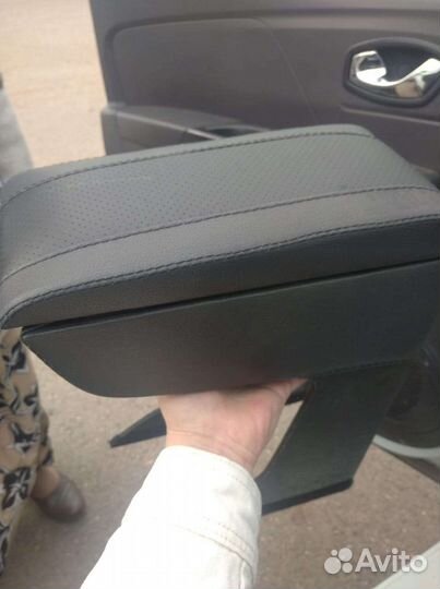 Подлокотник на renault kaptur