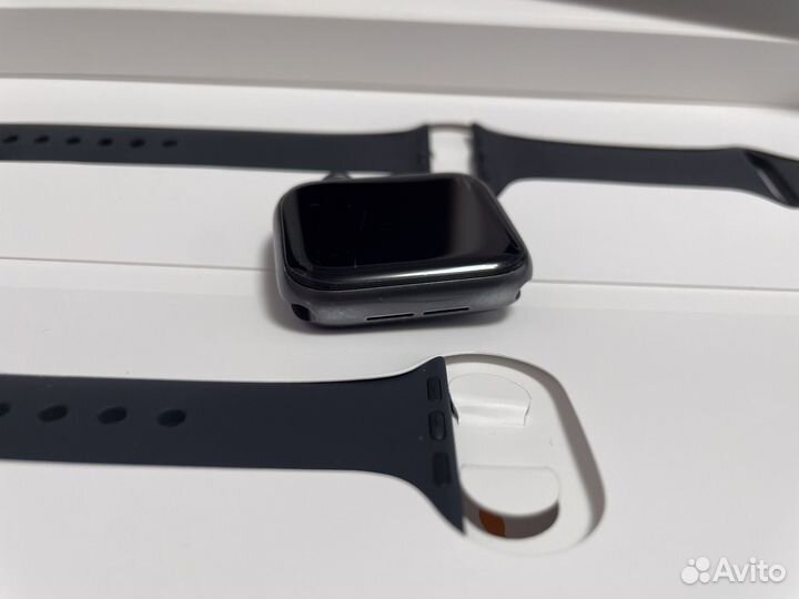 Apple watch SE 40mm black