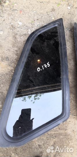 Стекло левое боковое глухое Ваз 2115 2109