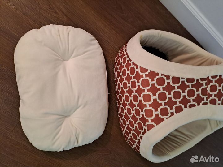 Лежанка для собак и кошек