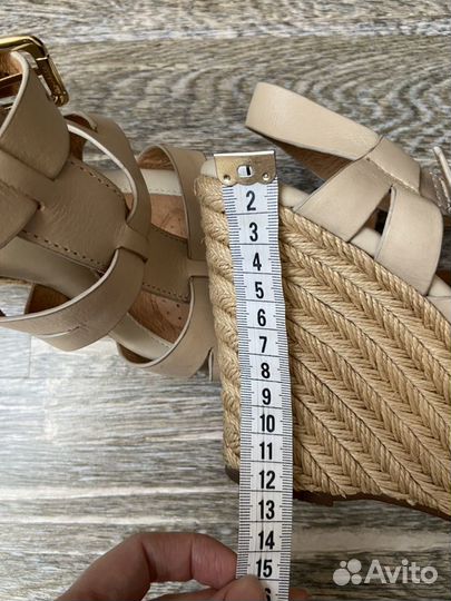 Босоножки летние