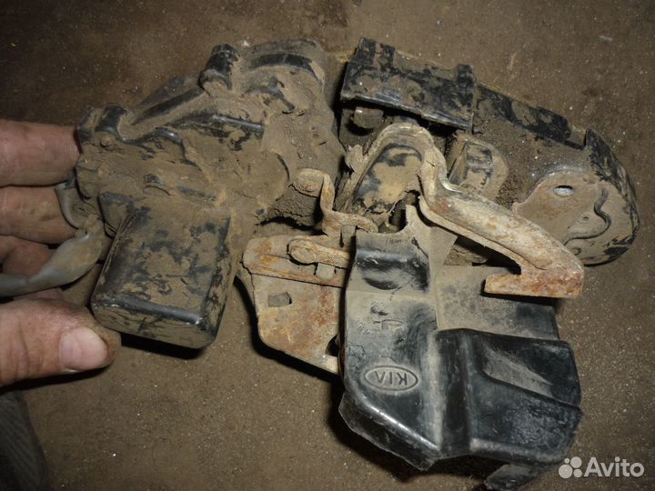 Замок двери задний правый киа спектра