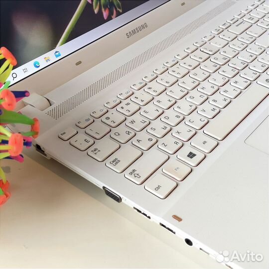Ноутбук samsubg/ 4 ядра /ssd