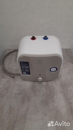 Водонагреватель Electrolux EWH 15 Q-bic U (новый)