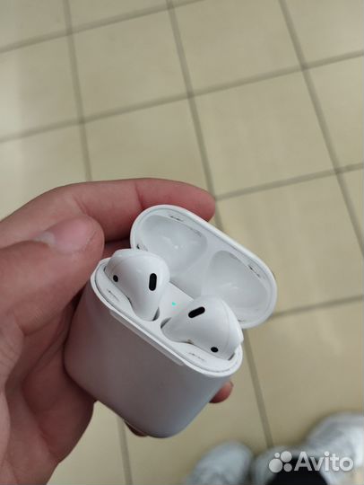 Apple airpods 2