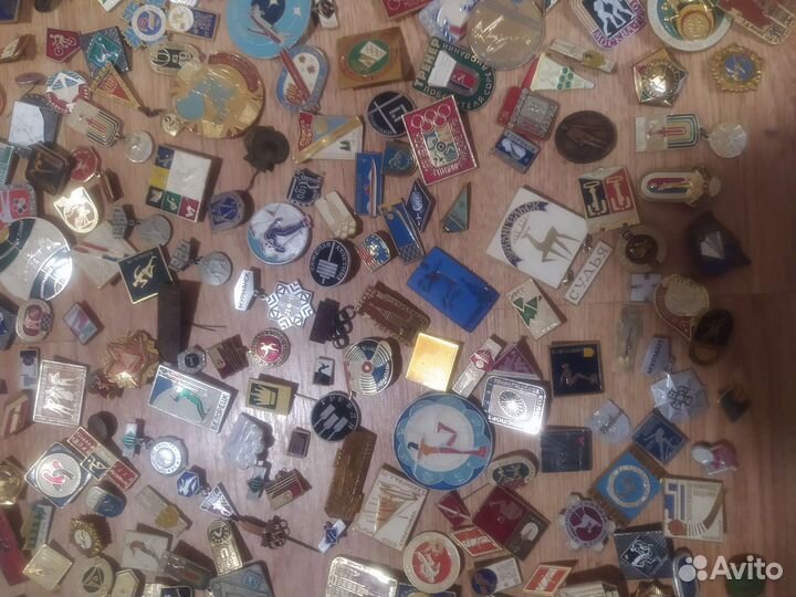 Продаю значки СССР спортивной тематики