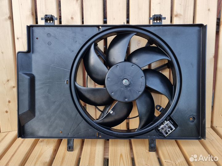 Вентилятор радиатора Ford Fiesta mk6