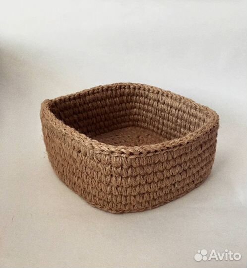 Корзина плетеная из джута