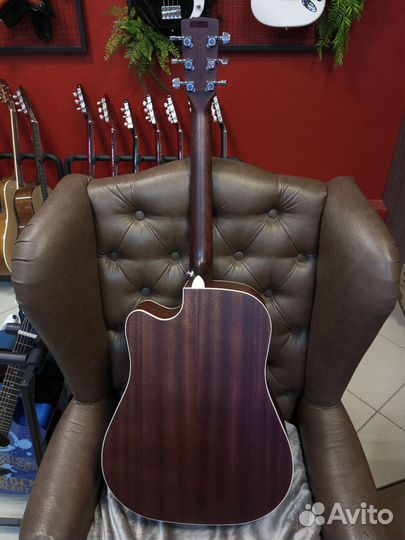 Электроакустическая гитара из массива Cort