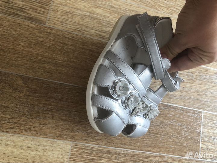 Сандали для девочки