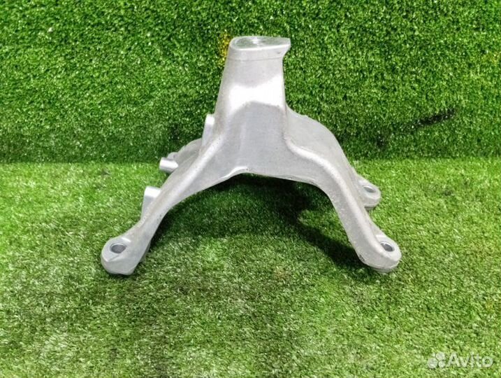 Кронштейн двигателя Audi Q5 I 8R cdnc 2010