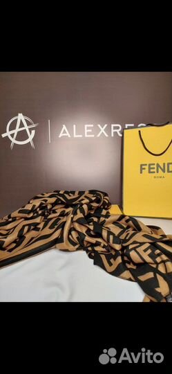Новый палантин кашемир Fendi