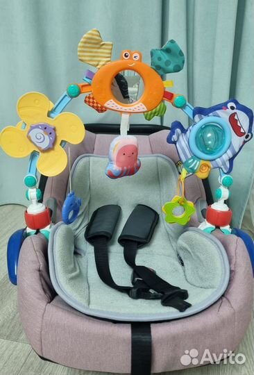 Дуга с игрушками