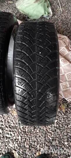 Зимние шины 195 65 r15 бу