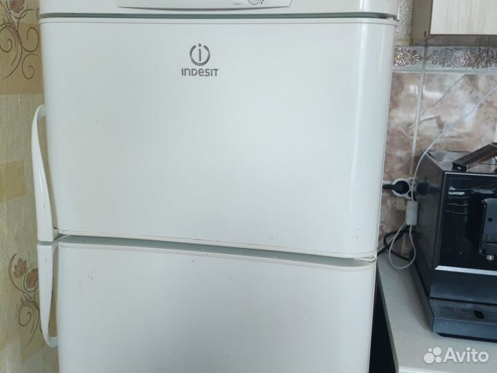 Холодильник атлант и Индезит б/у 2 сразу
