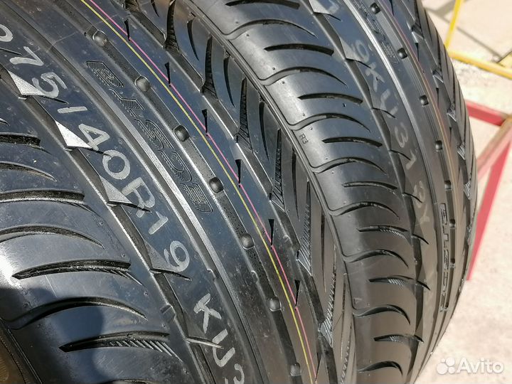 Kumho Ecsta SPT KU31 275/40 R19
