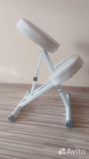 Коленный стул