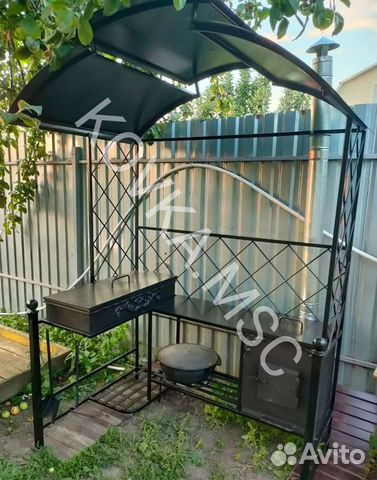 Мангал с крышей