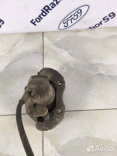 Суппорт передний левый Ford Focus 2 CB4 2005-2011