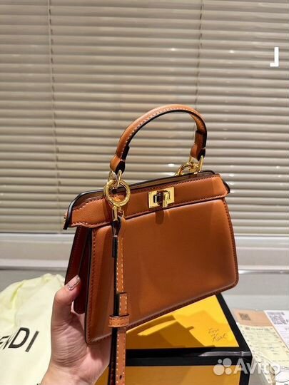 Сумка Fendi peekaboo mini в коричневом цвете