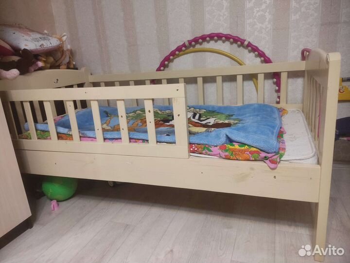 Детская кровать от 3 лет с бортиками