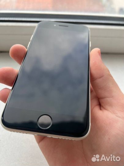iPhone SE (2022), 64 ГБ