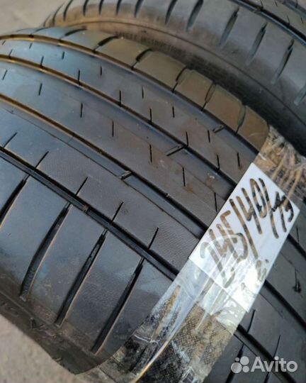 Michelin Pilot Sport 4 245/40 R19 98Y