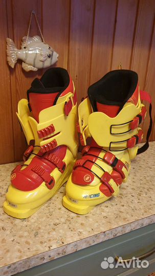 Горнолыжные ботинки tyrolia