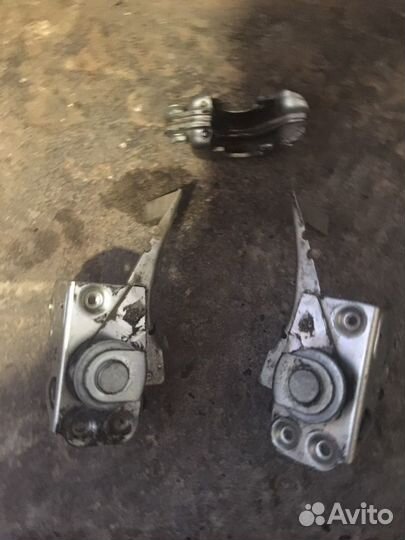 Замок дверной