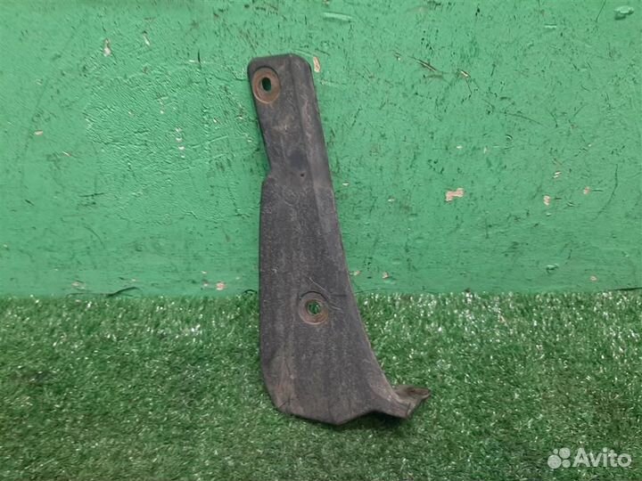 Пыльник кузова Toyota Corolla E120 2006