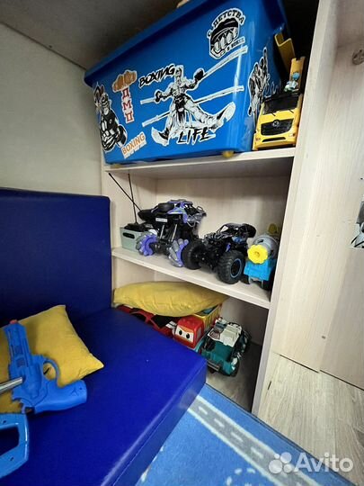 Детская кровать с горкой