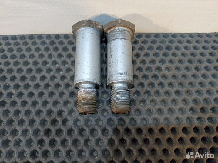 Комплект болтов переднего стабилизатора