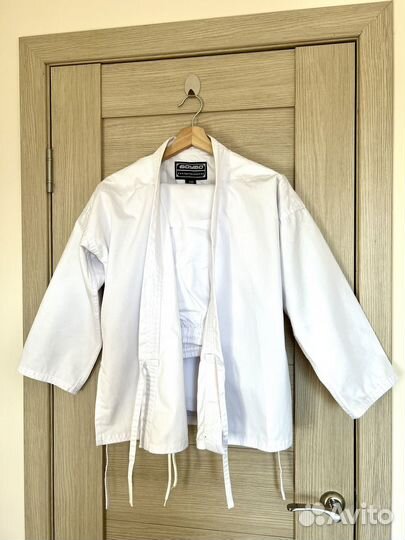 Кимоно для единоборств абсолютно новое размер 160