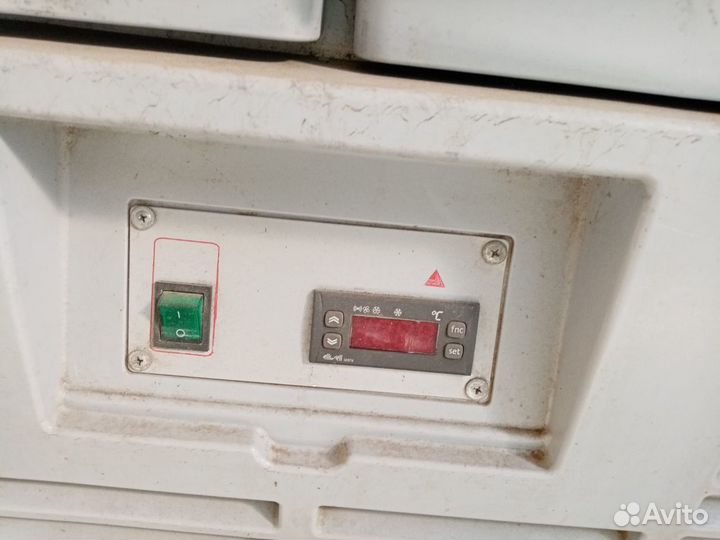 Шкаф холодильный Ариада R1400 V