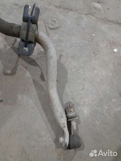 Передний стабилизатор Nissan Laurel C34 Ниссан