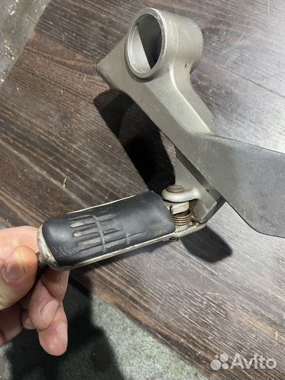 Кронштейн левой подножки для Honda vfr800 98-01