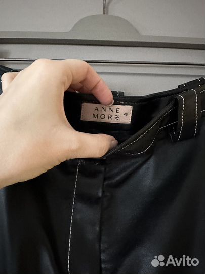 Юбка из экокожи черная