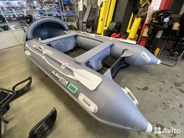 Лодка пвх Gladiator E 380 PRO
